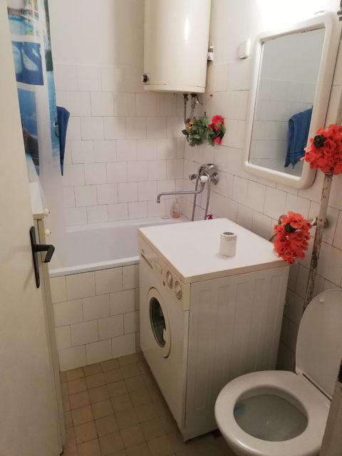 Braće Jerkovića 78, Beograd - 8