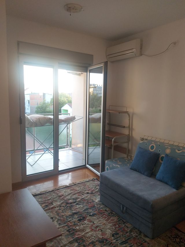 Hadži-Đerina 28, Beograd - 6