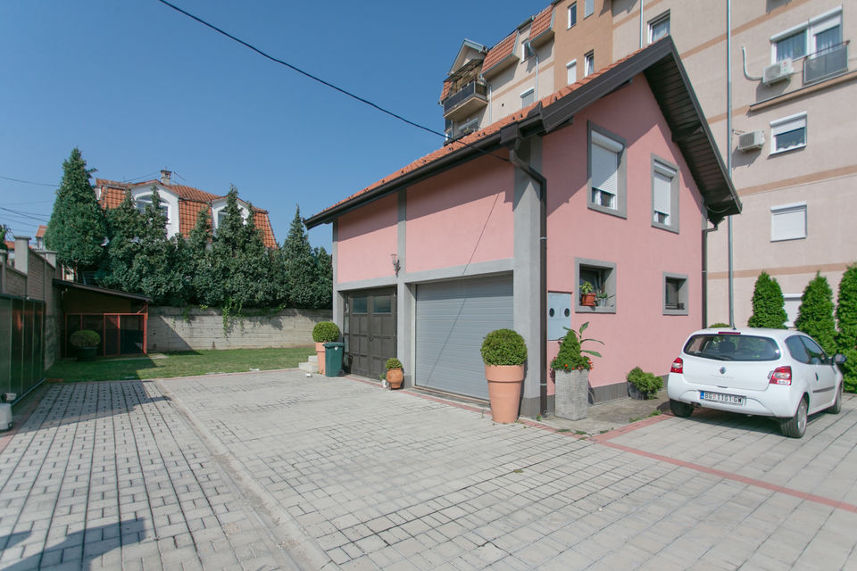 Sestara Janković 9, Beograd - 5