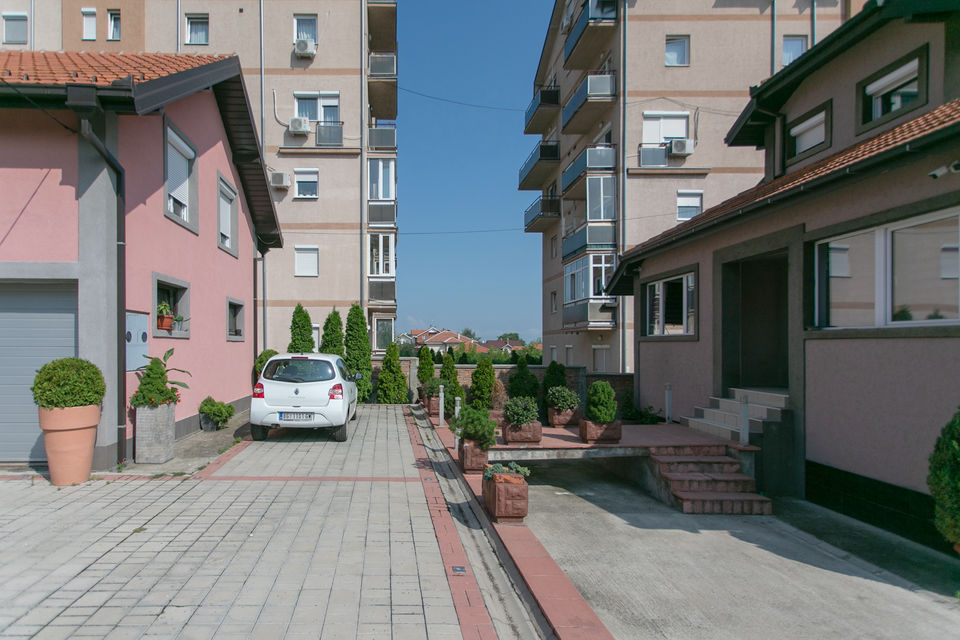 Sestara Janković 9, Beograd - 4