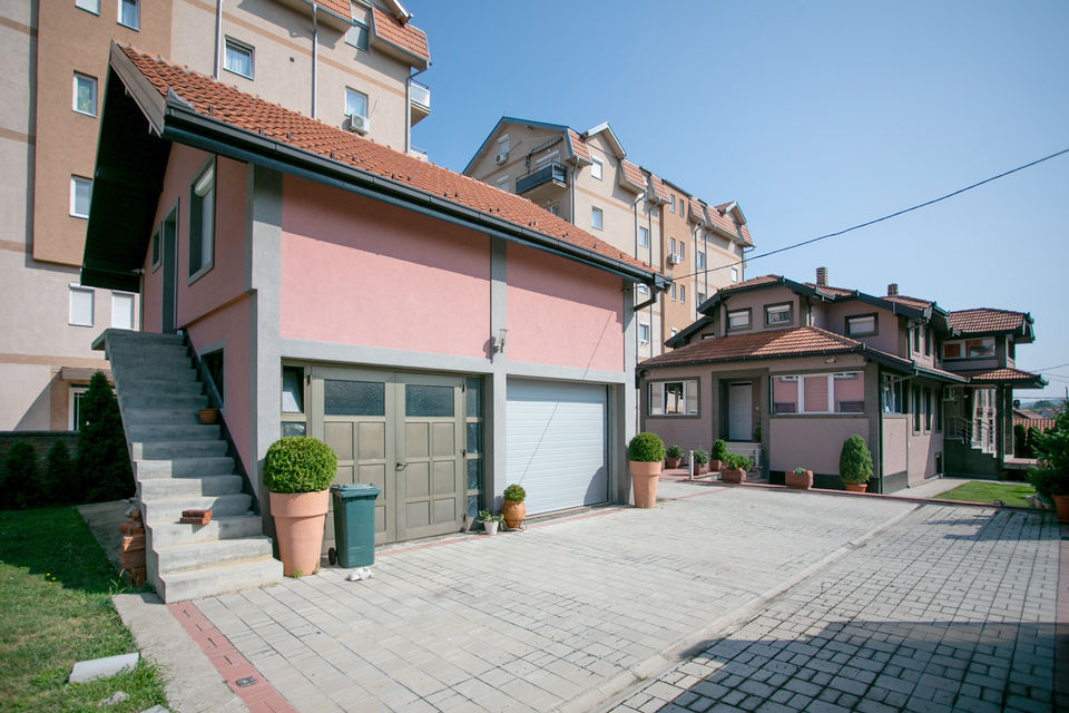 Sestara Janković 9, Beograd - 6