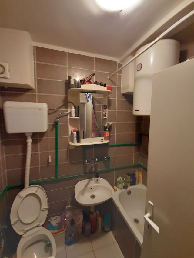 Jovanke Radaković 35, Beograd - 7