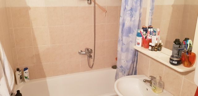 Radnička 52, Beograd - 7