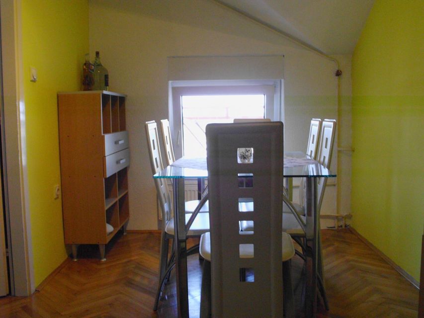 Radnička 52, Beograd - 2