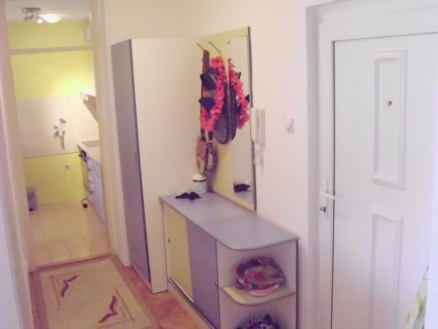 Radnička 52, Beograd - 4