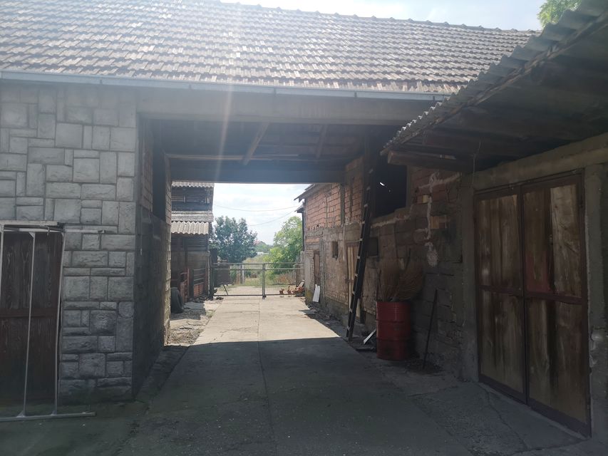 Sremska 35, Prhovo - 8