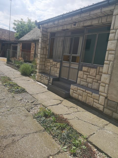 Sremska 35, Prhovo - 12