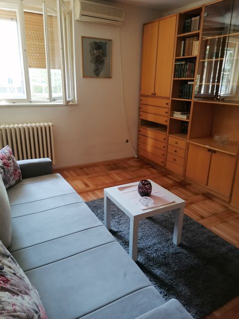 Novogradska 78, Beograd - 4