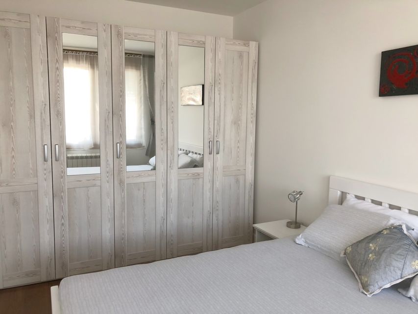 Dobanovačka 54a, Beograd - 4