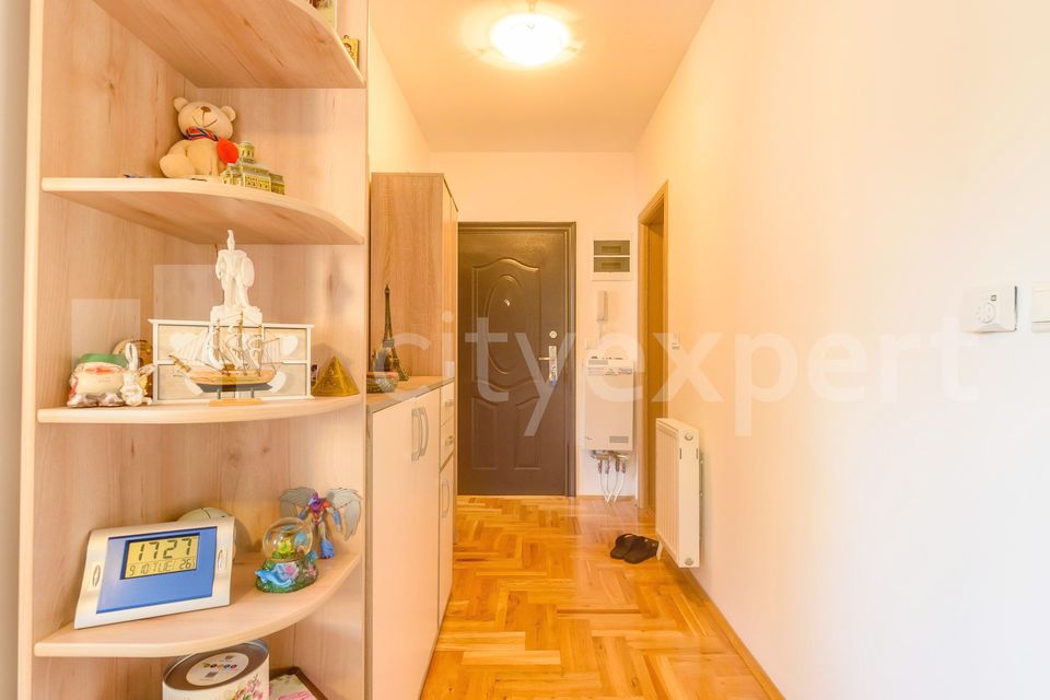 Vojvode Vlahovića 39, Beograd - 4