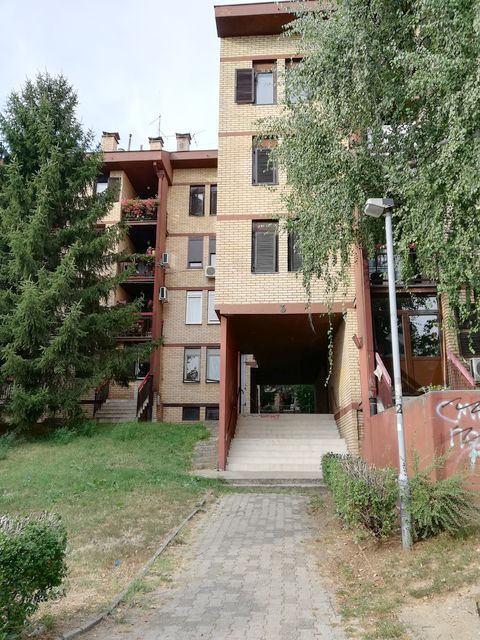 Edvarda Griga 3, Beograd