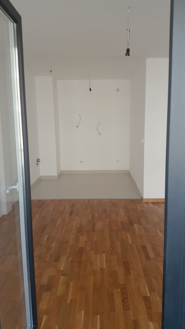 Slanački Put 80i, Beograd - 3