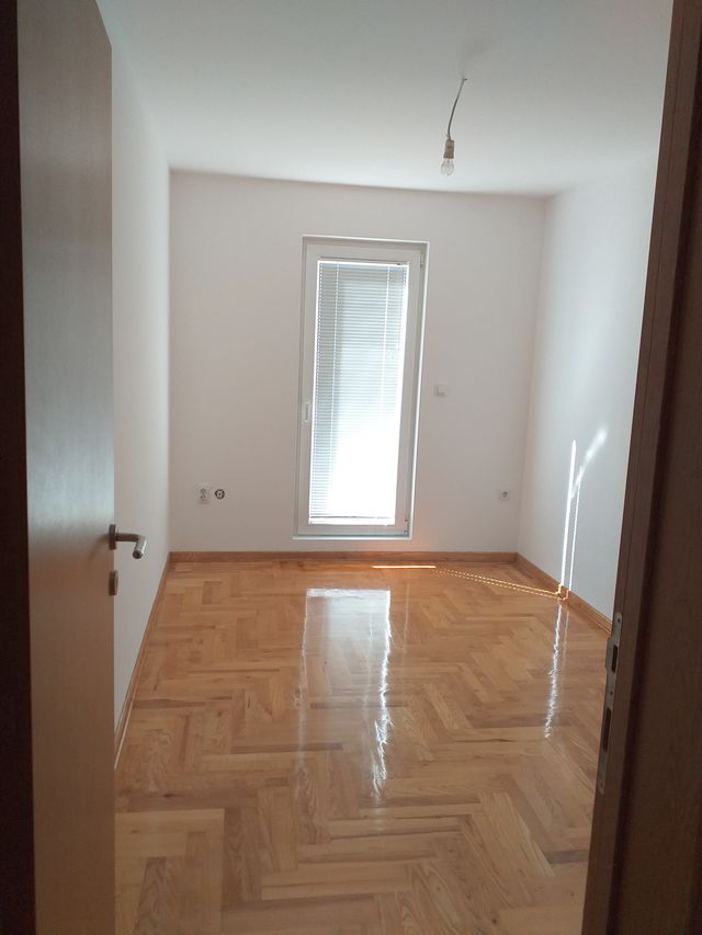 Bulevar Revolucije 37i, Beograd - 4