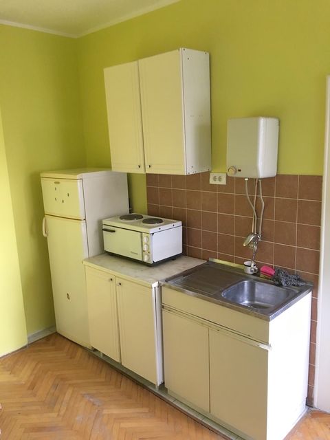 Lička 1, Beograd - 8