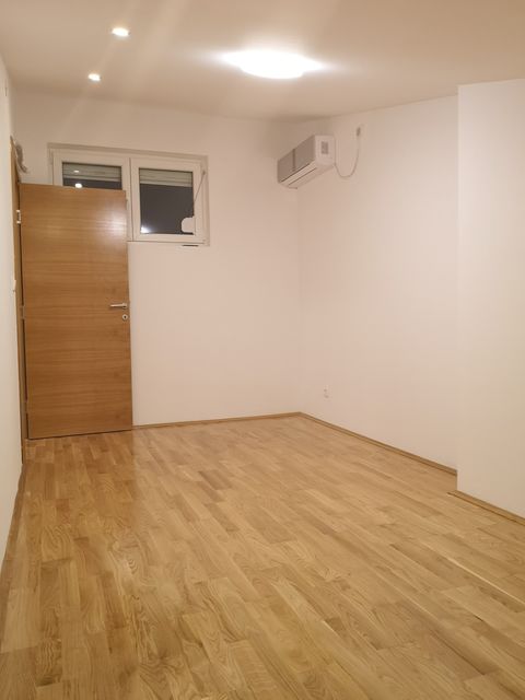 Živojina Žujovića 3, Beograd - 20