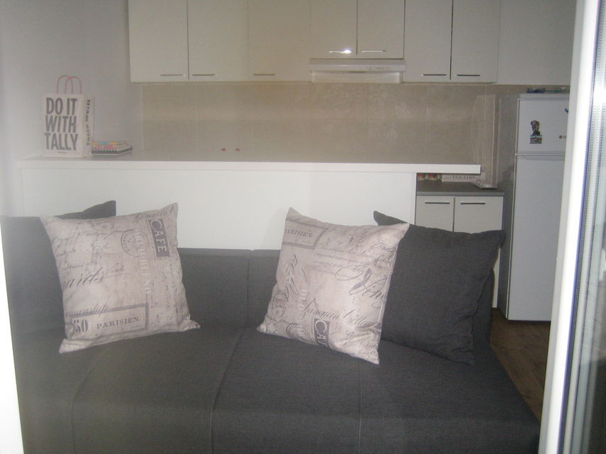 Dušana Radovića 10, Beograd - 12