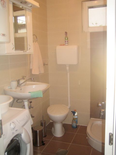 Dušana Radovića 10, Beograd - 10