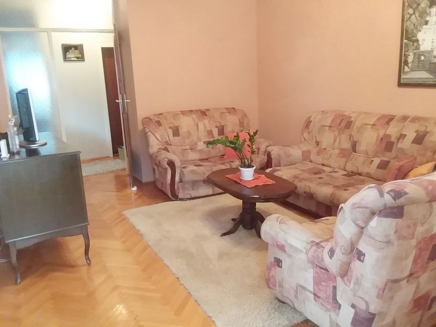 Obrada Radivojevića 7, Beograd