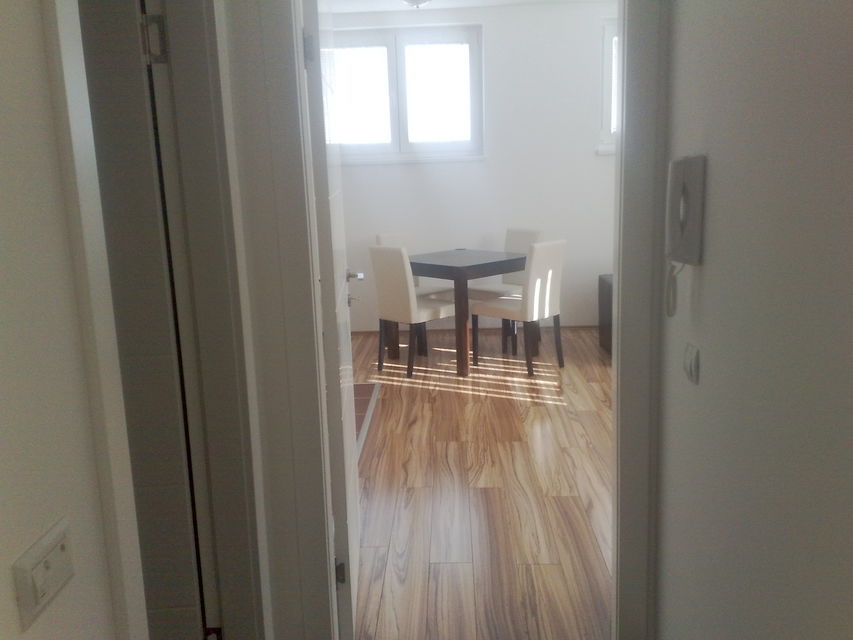 Laze Jovanovića-Porcija 41, Beograd - 10