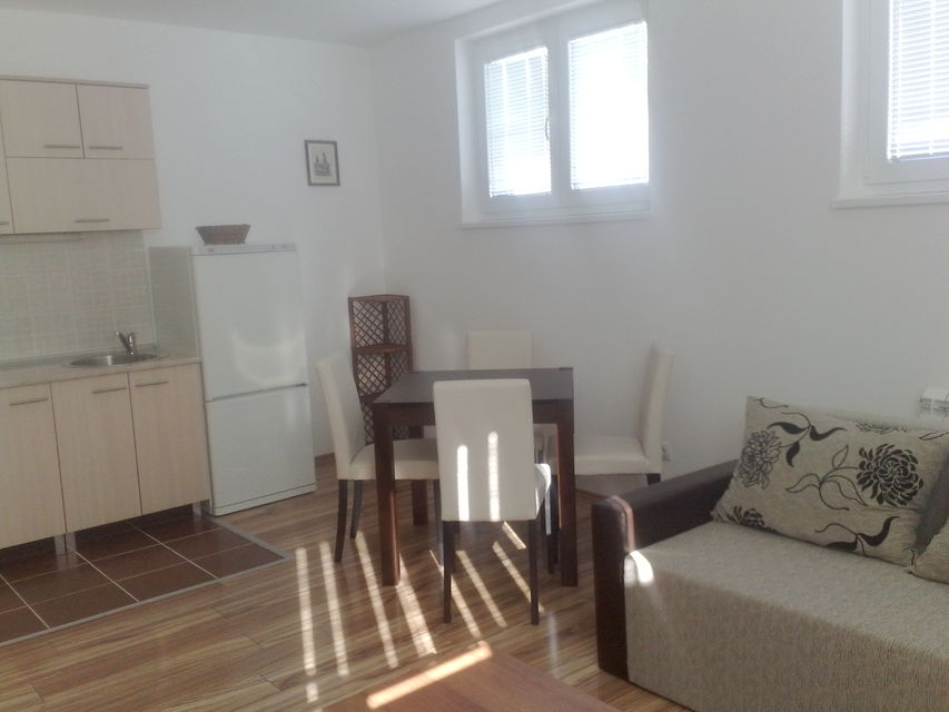 Laze Jovanovića-Porcija 41, Beograd - 3