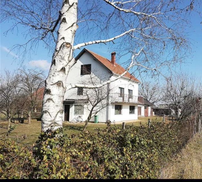 Slobodana Čanića 9, Zvečka - 1