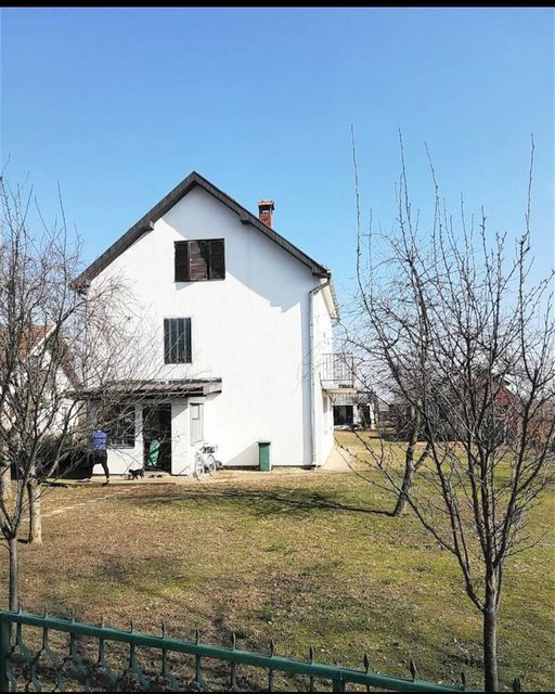 Slobodana Čanića 9, Zvečka - 2