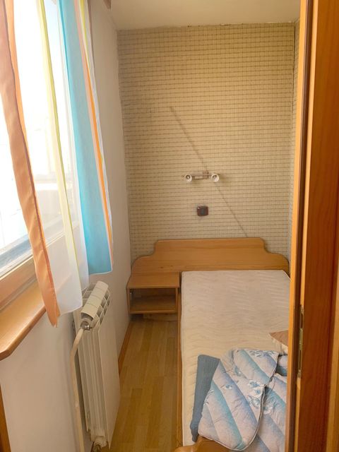 Gandijeva 15, Beograd - 4