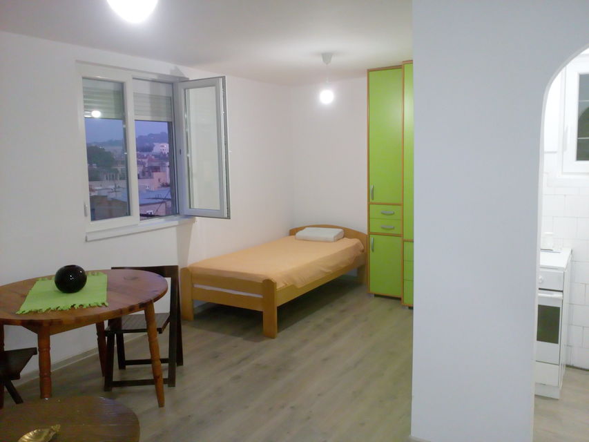 Dalmatinska 37, Beograd - 3