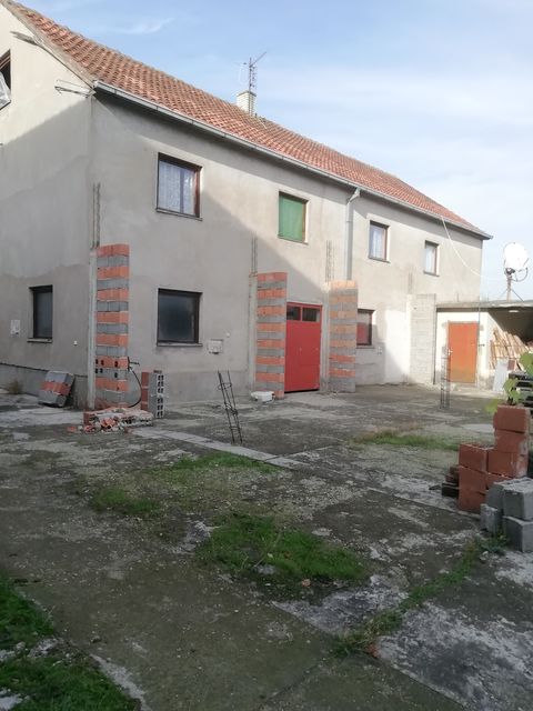 Lenjinova 48, Pećinci - 9