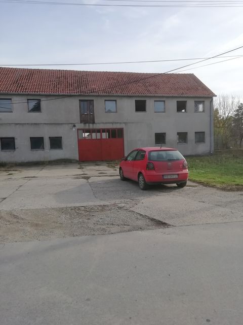 Lenjinova 48, Pećinci - 1