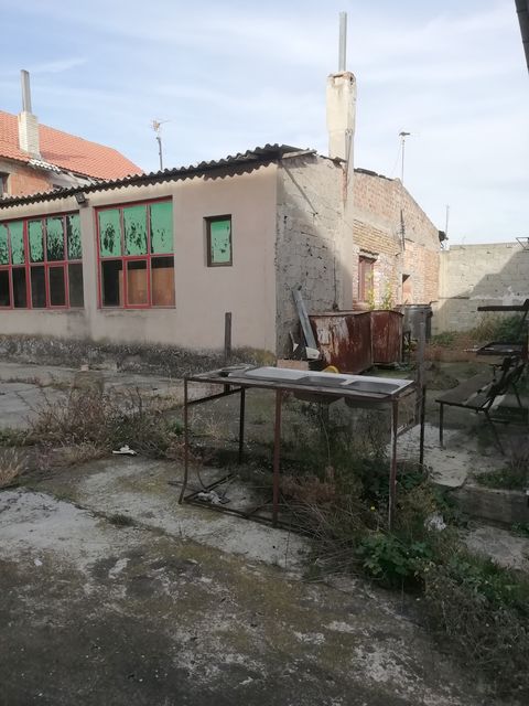 Lenjinova 48, Pećinci - 5