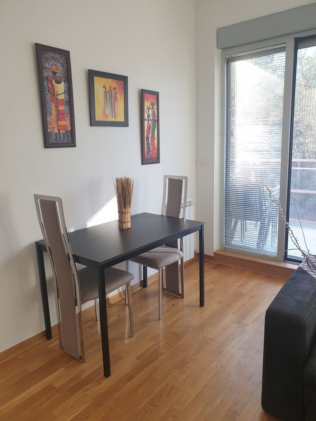 Luke Vojvodića 26, Beograd - 4