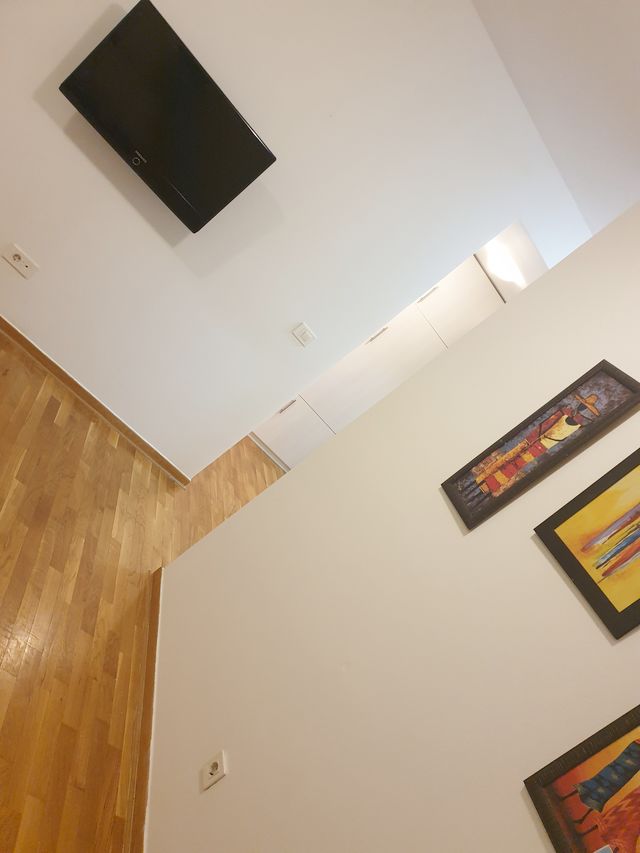 Luke Vojvodića 26, Beograd - 12