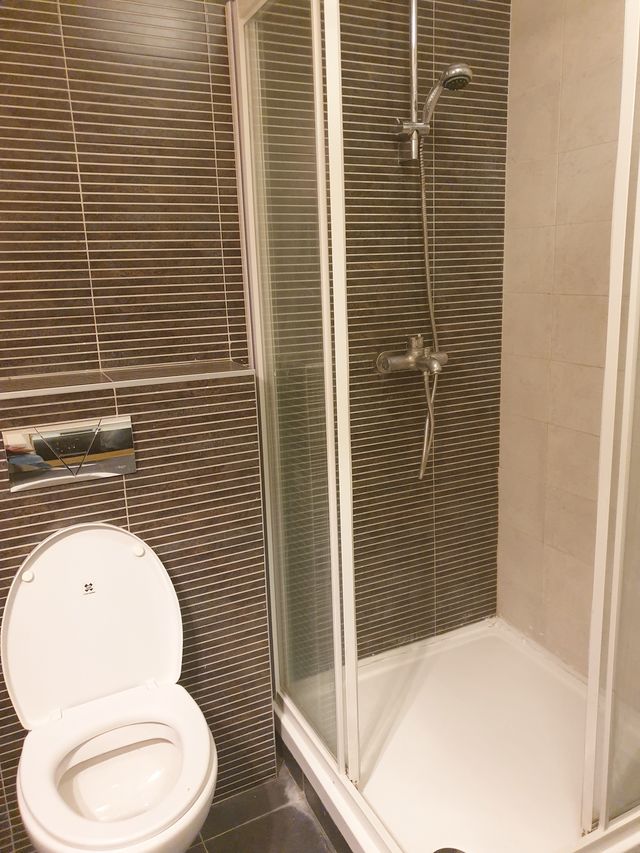 Luke Vojvodića 26, Beograd - 9