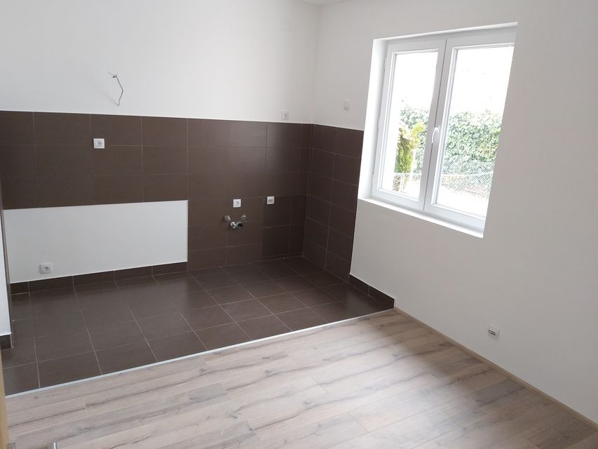 Trnavska 13, Beograd - 4