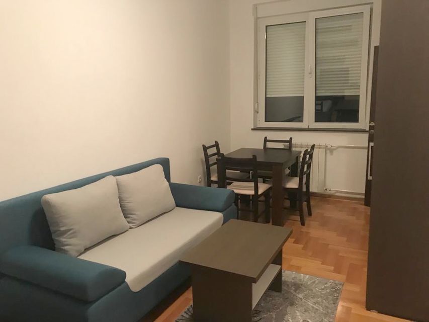 Zahumska 34a, Beograd - 8