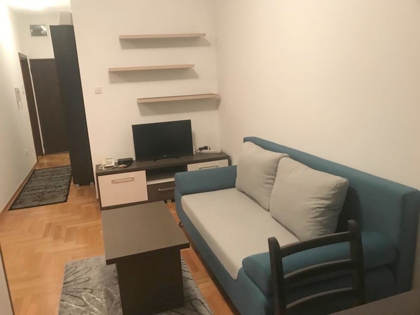 Zahumska 34a, Beograd - 7