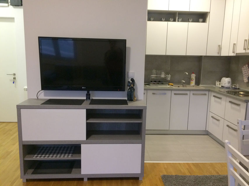 Paštrovićeva 15, Beograd - 10