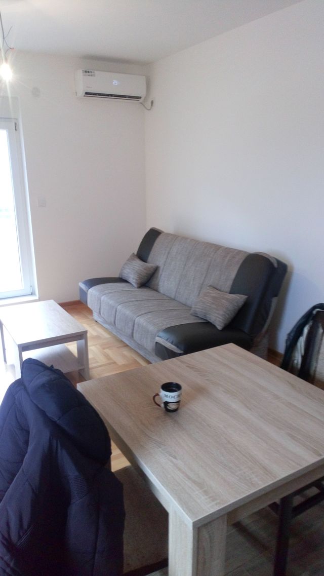 Ulica 21 Kneževac 7, Beograd - 6