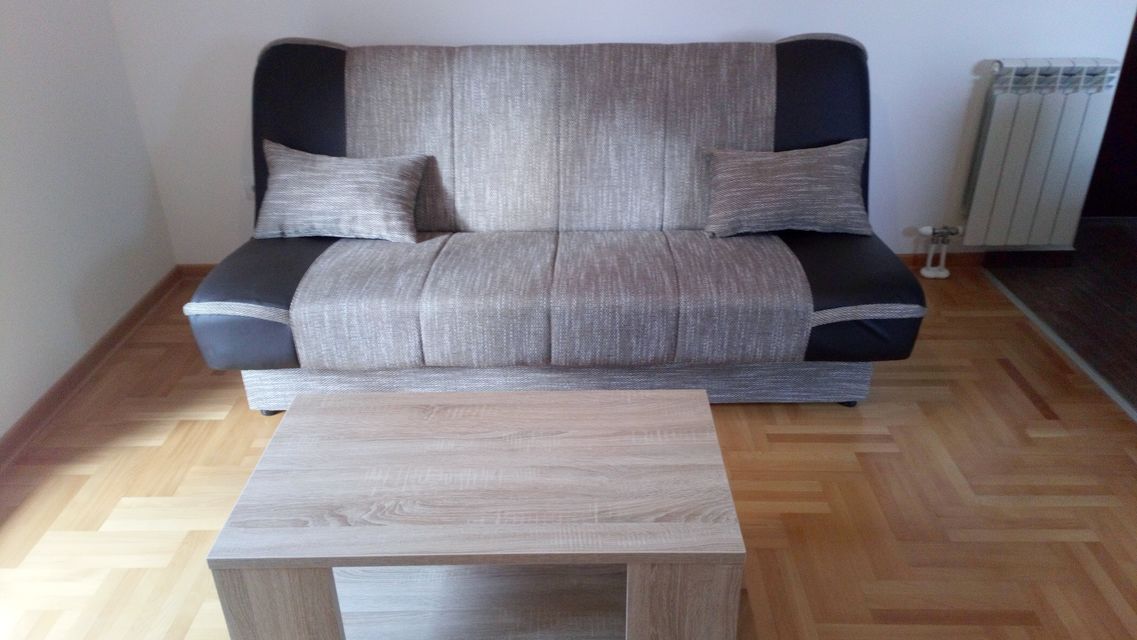 Ulica 21 Kneževac 7, Beograd - 5