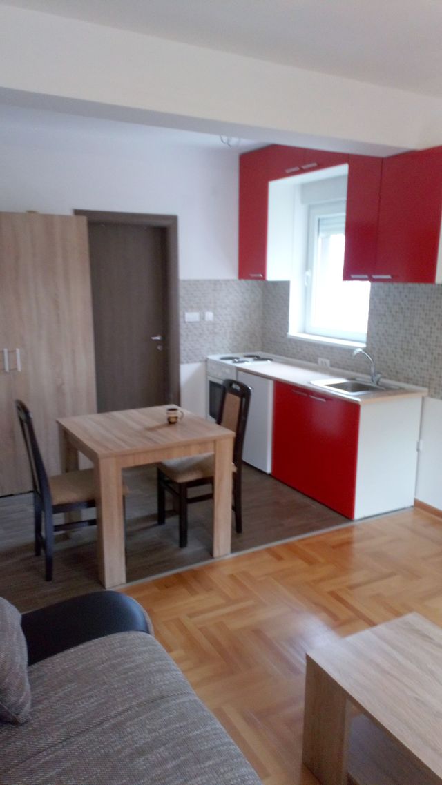 Ulica 21 Kneževac 7, Beograd - 2