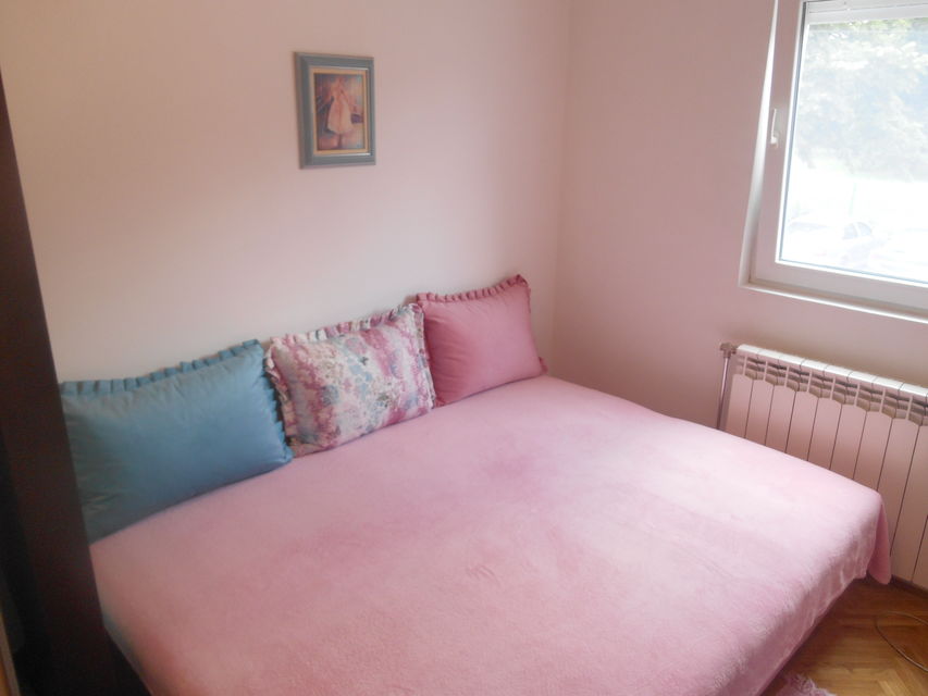 Zlatiborska 48, Beograd - 8