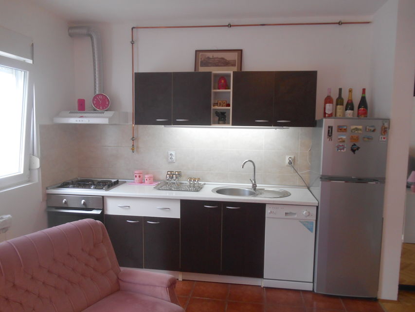 Zlatiborska 48, Beograd - 5