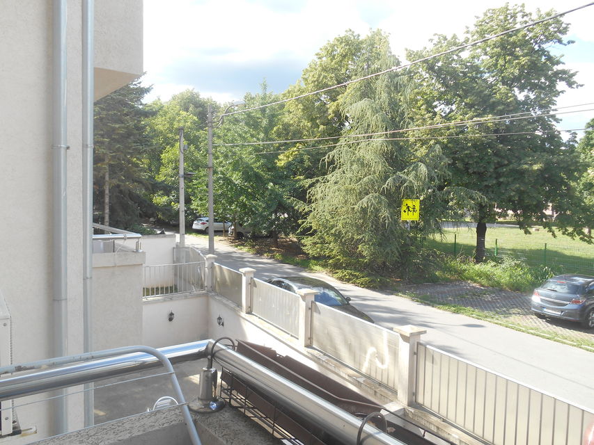 Zlatiborska 48, Beograd - 17