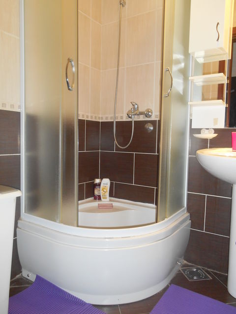 Zlatiborska 48, Beograd - 15