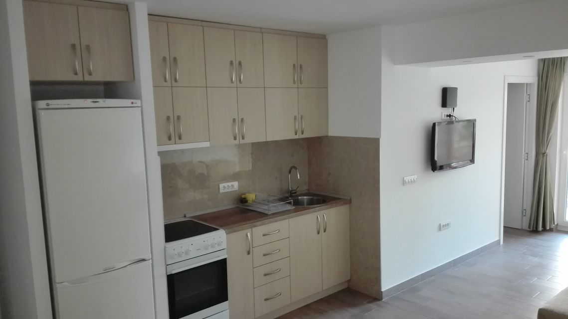 Nikole Tesle 3, Beograd - 7