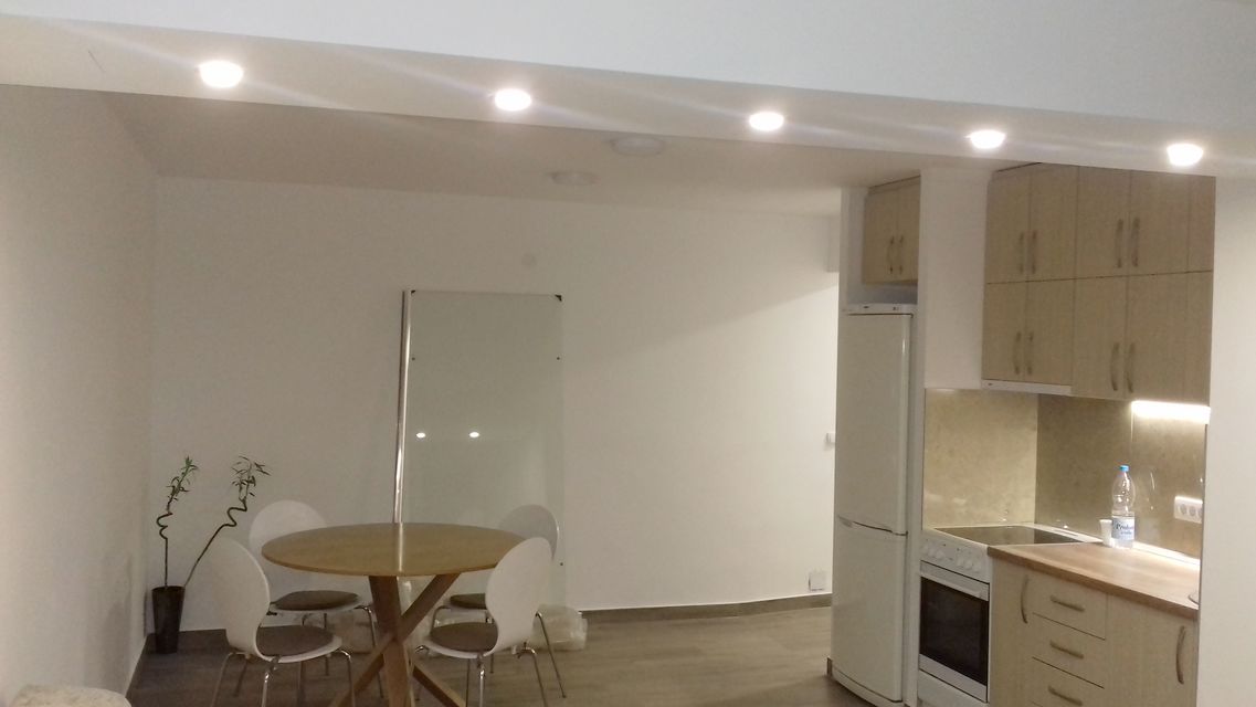 Nikole Tesle 3, Beograd - 6