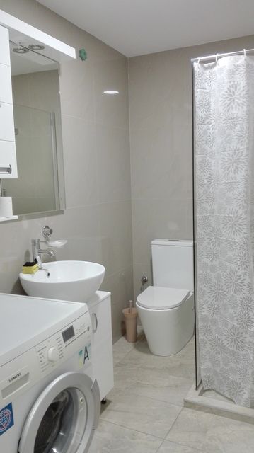 Nikole Tesle 3, Beograd - 9