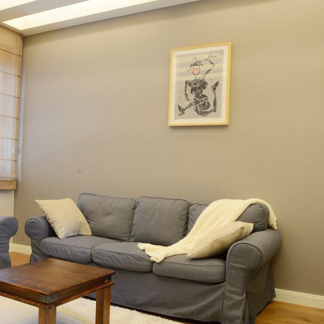 Pijarona de Mondezira 12, Beograd - 5