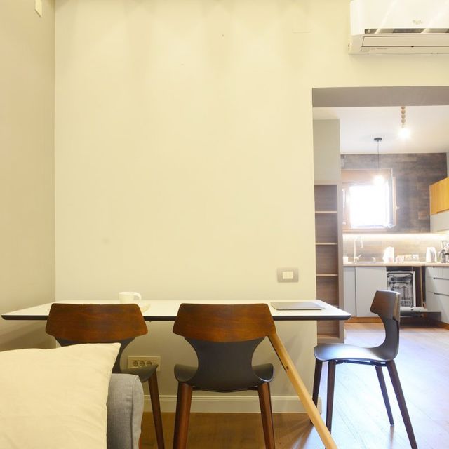 Pijarona de Mondezira 12, Beograd